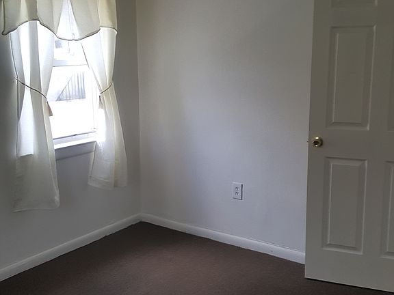 4th image of 815 W 4th St APT 3