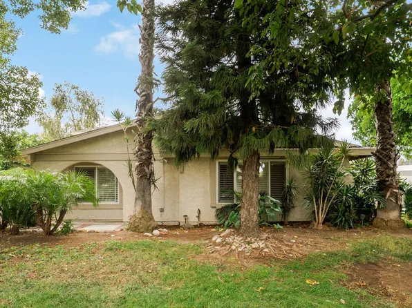 1313 Via Santiago Unit A, Corona, CA 92882