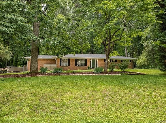 2nd image of 7511 Shady Ln
