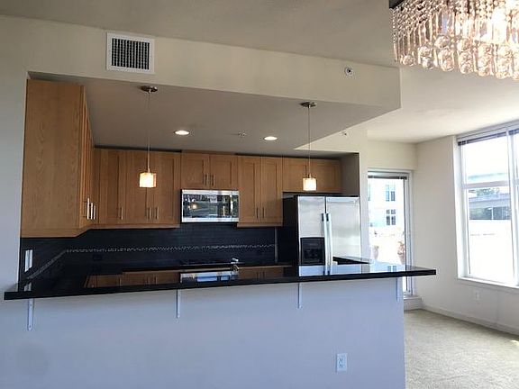 3rd image of 1515 Dock St Unit 212