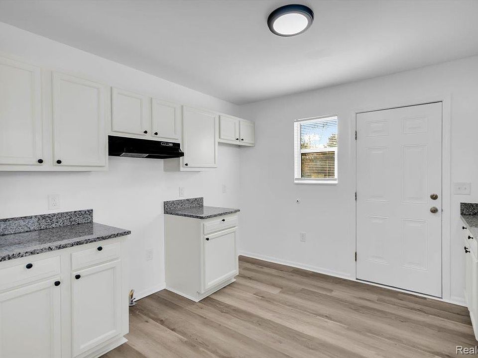 4989 Scotten St, photo 8