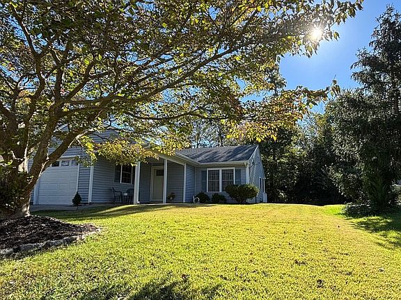 2nd image of 209 Lexington Drive