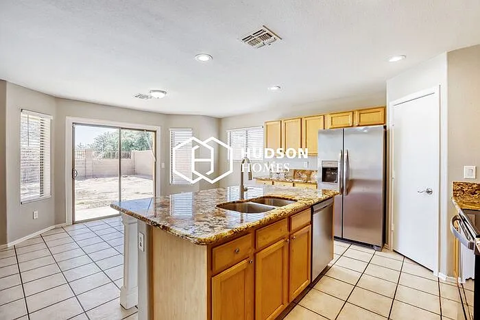 6411 S 23rd Ave — Photo 10
