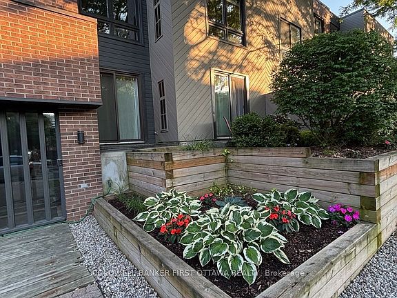 2nd image of 142 Waverley St #1A