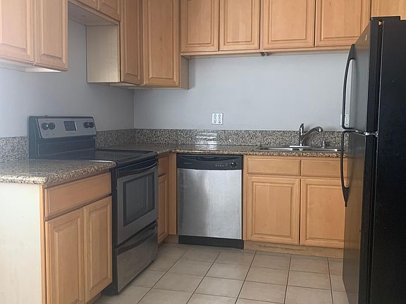 2nd image of 5014 Auburn Dr APT 9