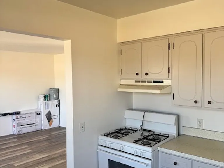 632 Berrydale Ave — Photo 6