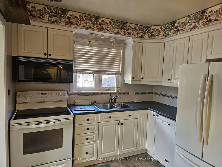 147 Fitzgibbon Ave #MAIN — Photo 9