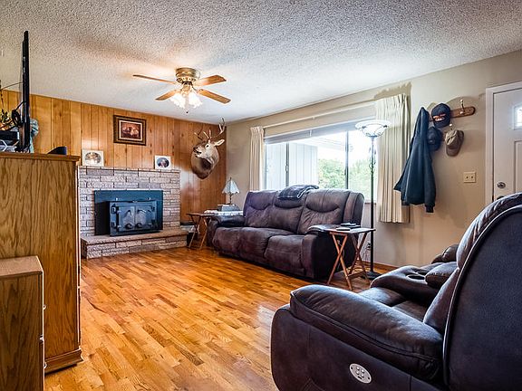 5th image of 685 Rockwood Ln