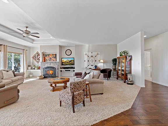 4th image of 23355 Lakewood Dr