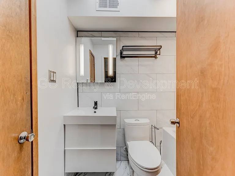 5217 S University Ave #C — Photo 14