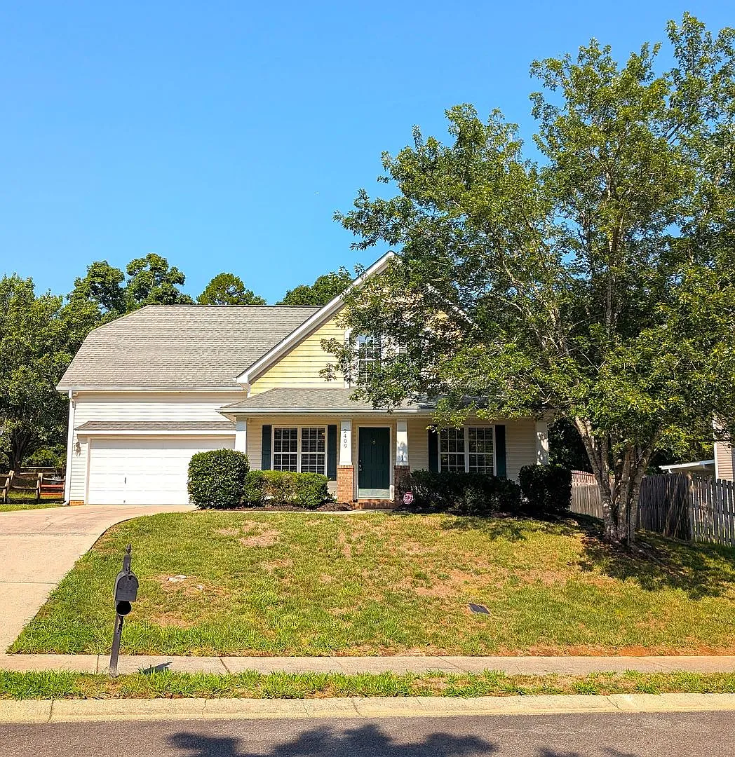 Waxhaw! 6 Bedroom Home! Master Bedroom's Up and Down! — Photo 1