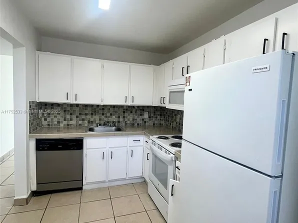 852 NE 209th St #101-38, Miami, FL 33179