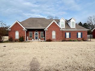 114 Leslie Dr, Senatobia, MS 38668