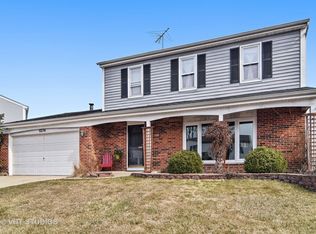 1074 Buckskin Ln, Carol Stream, IL 60188