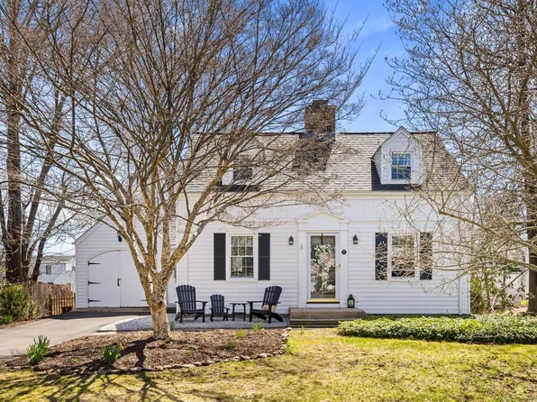 83 Bentwood Road, West Hartford, CT 06107