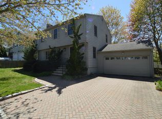 24 Beverly Ave, Marblehead, MA 01945