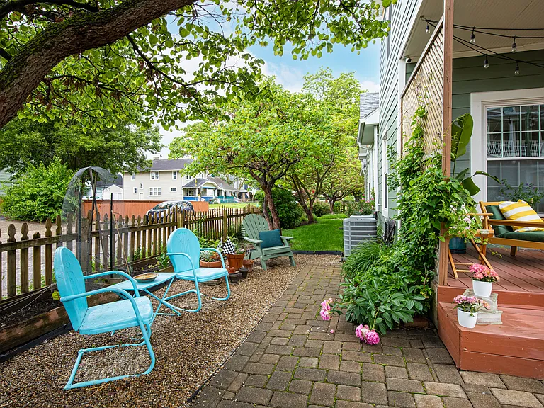1502 Woodlawn Ave — Photo 53