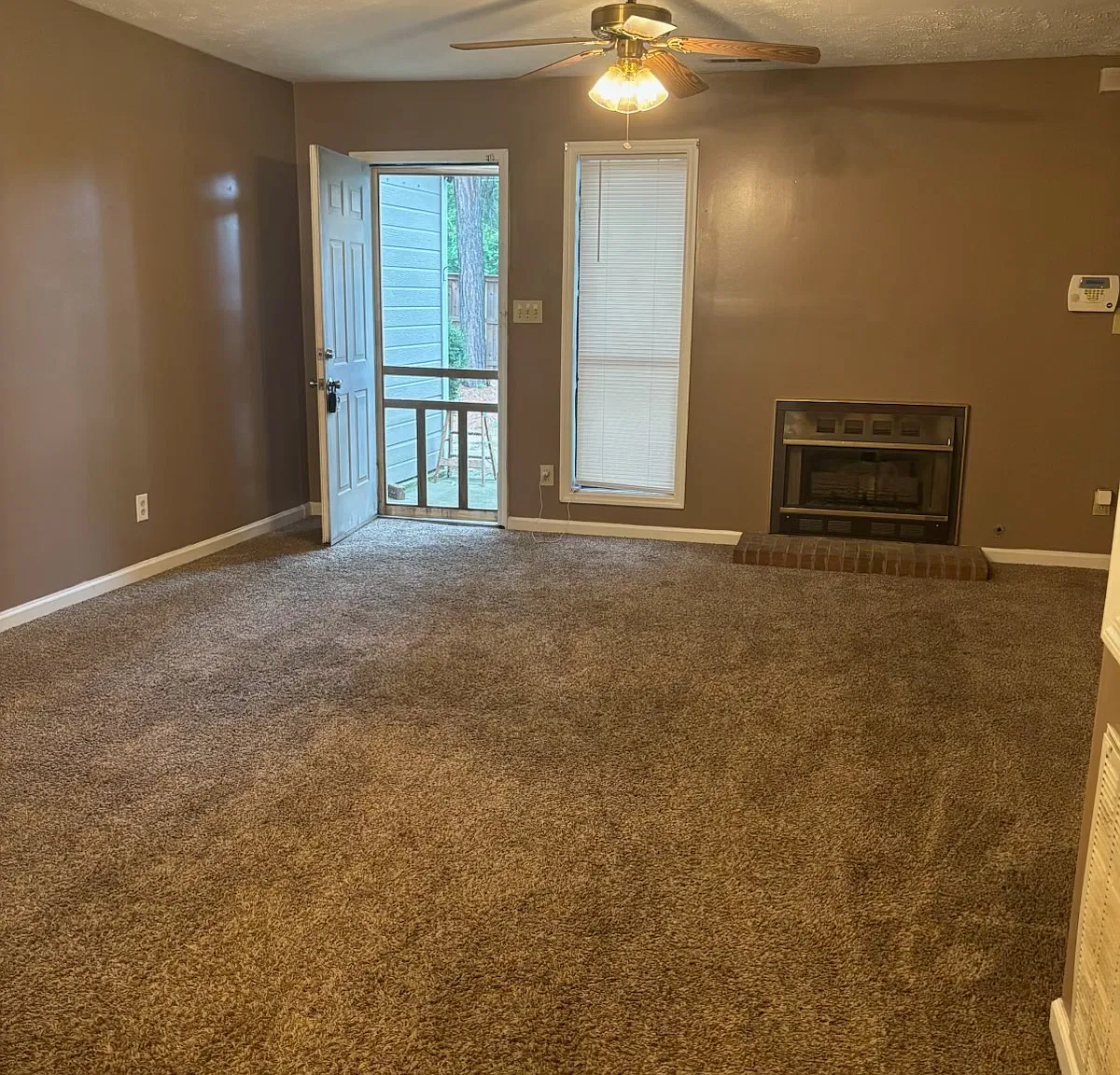 2 bed, 1.5 bath, 1234 sqft, $1,300 — Photo 4