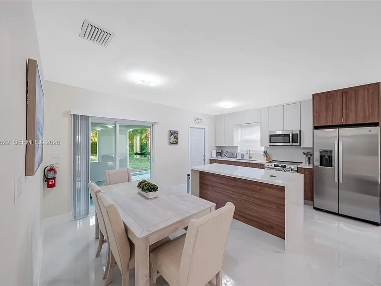 1021 NE 3rd Ave — Photo 19