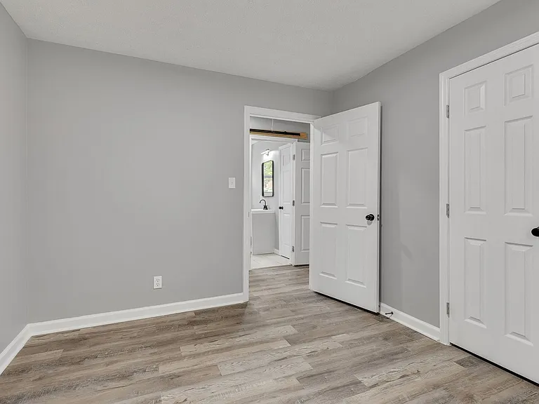 2923 Emery Dr — Photo 11