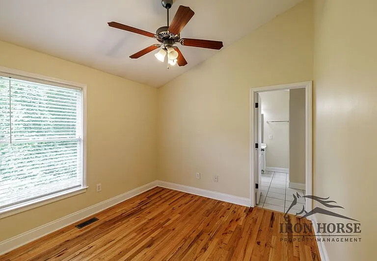 130 Mandy Dr — Photo 12