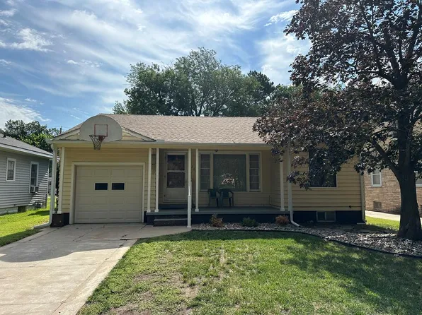 1208 Adams St, Great Bend, KS 67530