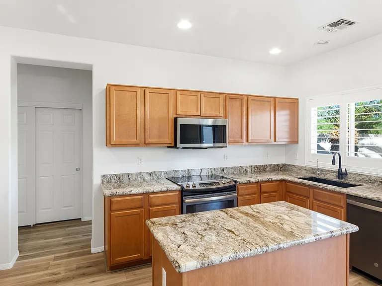 33915 S Colony Dr — Photo 3