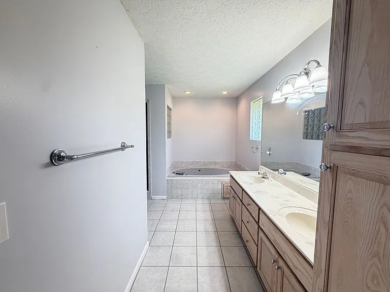 4034 Kristanna Dr — Photo 39