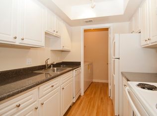 8206 Streamside Pl APT 104, Gaithersburg, MD 20879