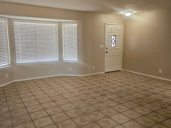 3rd image of 17432 Seaforth St
