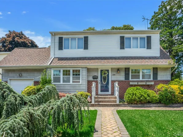 280 Van Cott Avenue, Farmingdale, NY 11735
