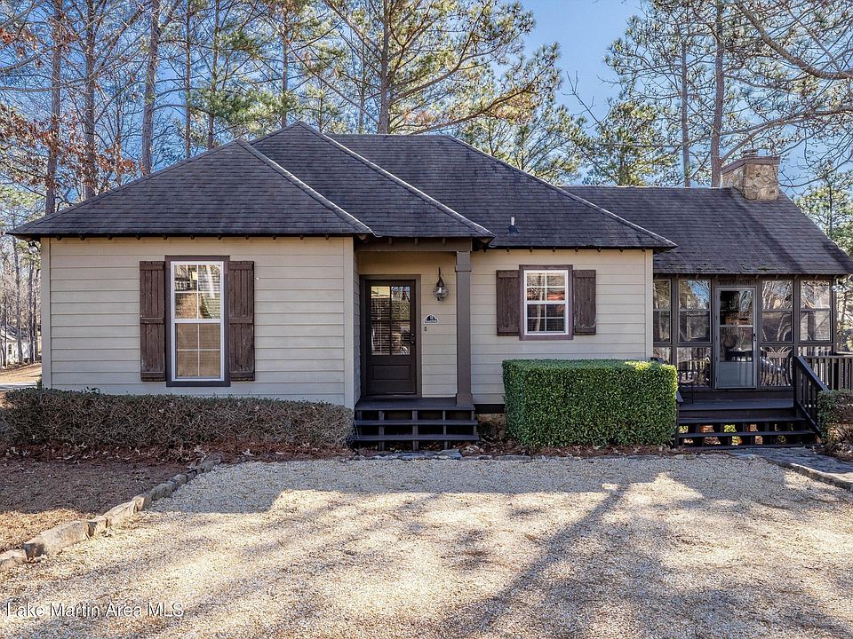 1st image of 13 Village Ct