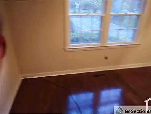 3 bed, 1200 sqft, $1,100 — Photo 4