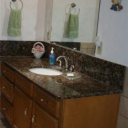 4th image of 1704 Woodcrest Ave