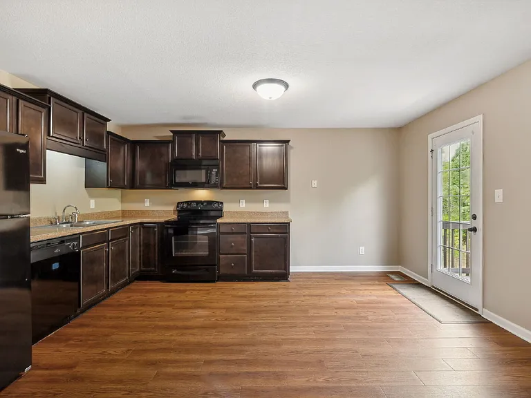 1723A Thistlewood Dr — Photo 12