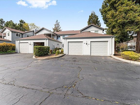 3rd image of 1895 Shirley Drive