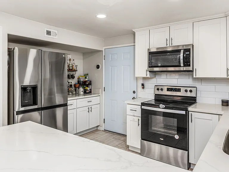 615 Beyer Way #602 — Photo 3