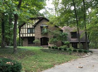 3220 Tremont Blvd, Greenwood, IN 46106