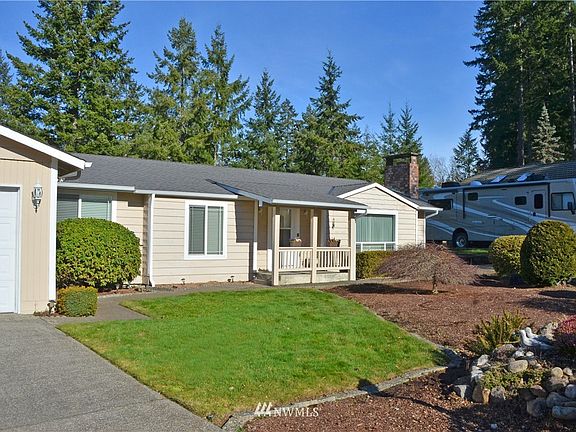 2nd image of 250 E Fairway Dr