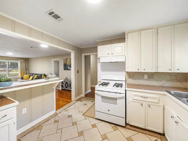 1105 Thomas Ave — Photo 21