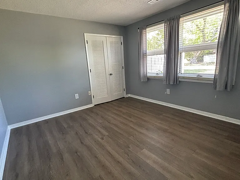 637 Redwood Ave #637 — Photo 8