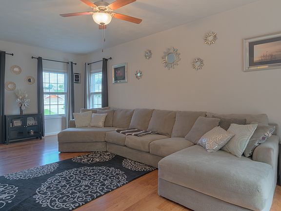 5th image of 1020 Falor Ln