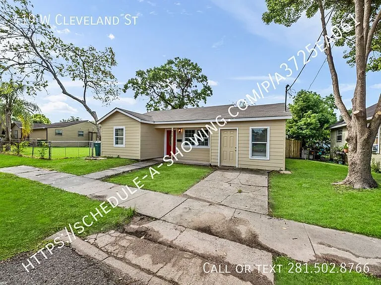 419 W Cleveland St — Photo 2