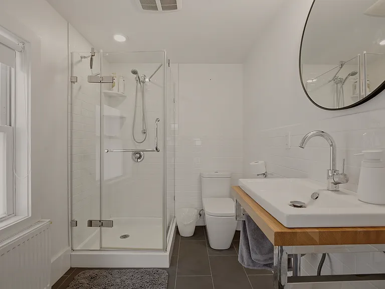 59 Houston Ave — Photo 12
