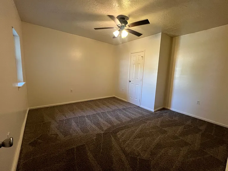 717 E Clarke Ave — Photo 5