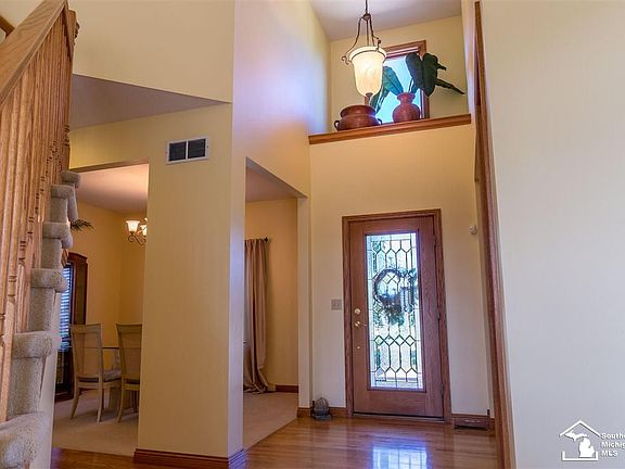 4th image of 853 Saint James Park Ave