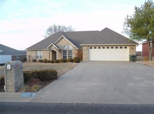 2005 Winterpark Dr, Sallisaw, OK 74955