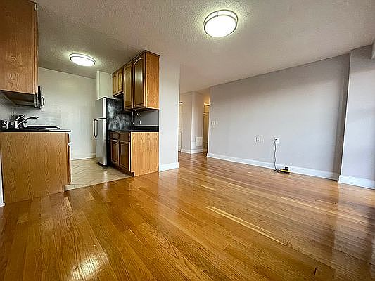2nd image of 341 10th St APT 6M