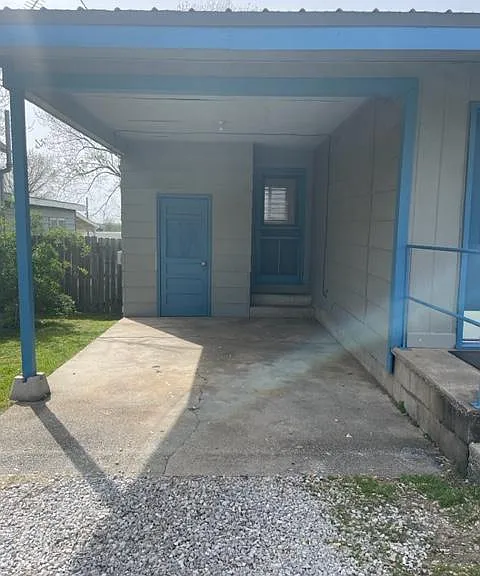 718 S Saint Charles Ave — Photo 4