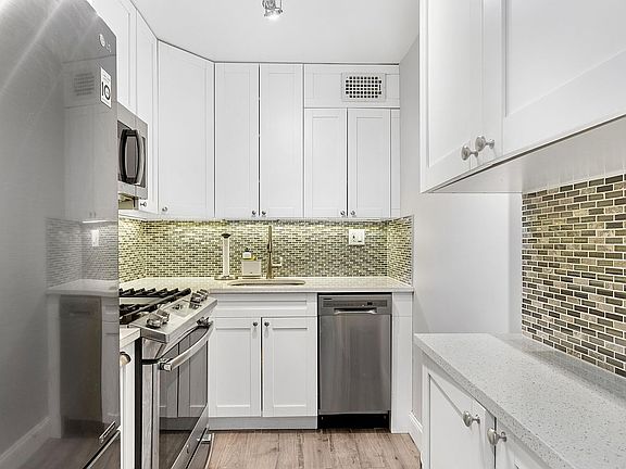 4th image of 222 E 80th St APT 10C
